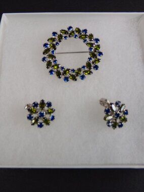 Vintage B David Brooch Pin Clip On Earrings 3 Piece Set Blue Green Sparkly Bling